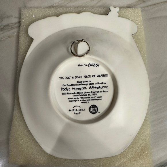 Disney Winnie the Pooh It’s Just A Small Piece of Weather Ceramic Art Plate - Picture 5 of 7